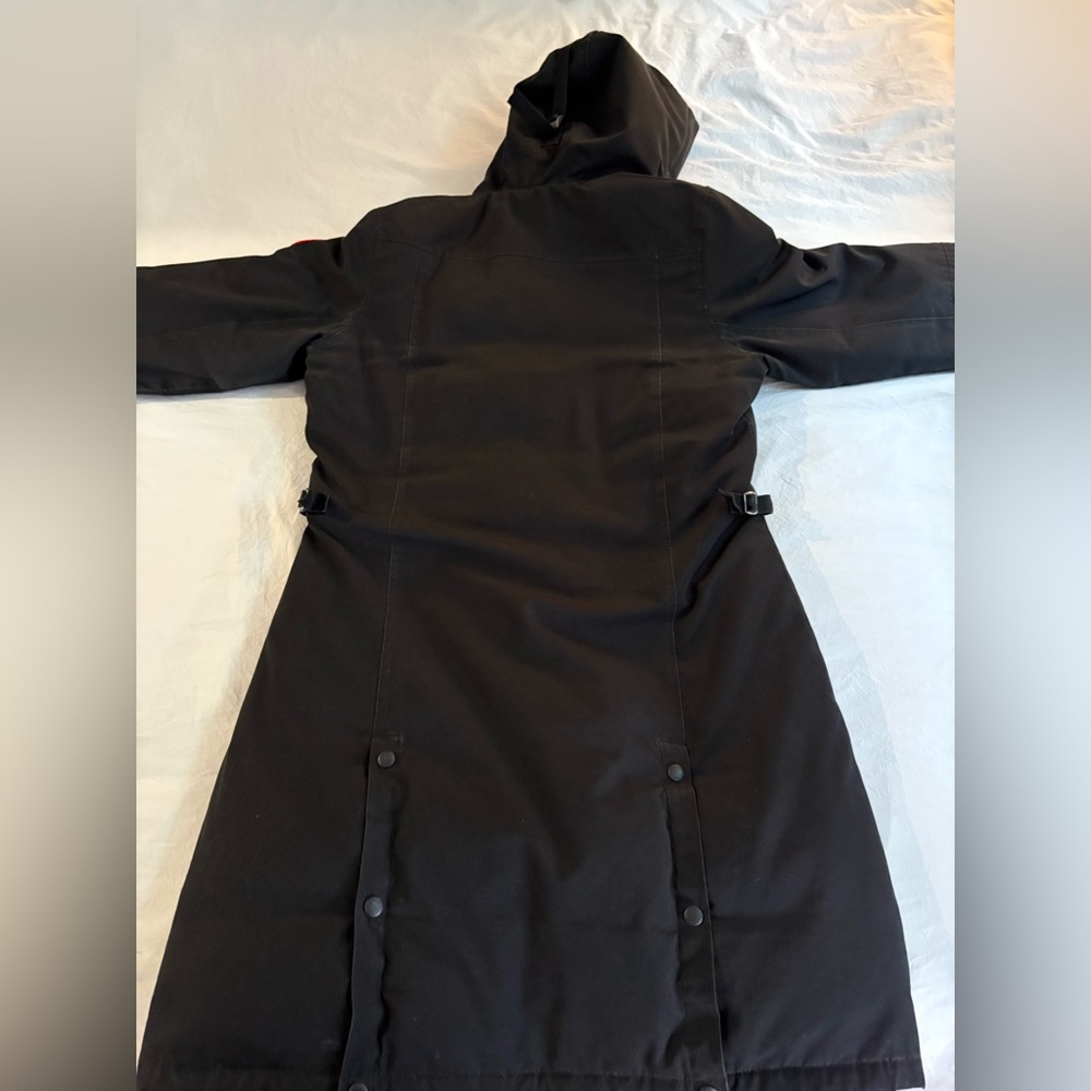 Canada goose parka size Large
